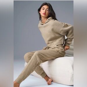 ALO Yoga Muse Hoodie & Sweatpants Tan Ribbed Knit Set size Medium